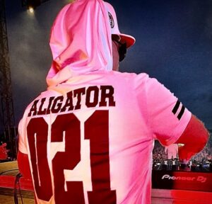 اهنگ جدید DJ Aligator به نام Take Your Shirt Off